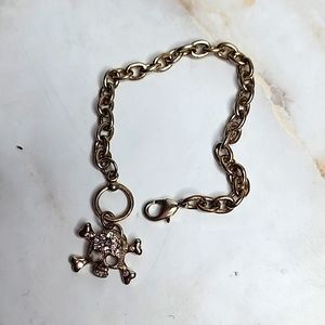 Skull charm fashion bracelet 🔥 5/$25 Bundle Sale 🔥